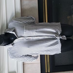 💥4/$20 Eddie Bauer Striped Blouse. Size Medium.